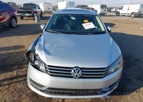 2012 Volkswagen Passat 2.5L Se z USA, uszkodzony, nr VIN 1VWBP7A34CC019110